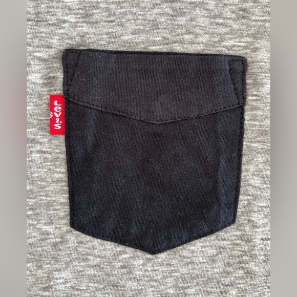 NWT Levi's Henley Tee Shirt Boys Lg (6-7 Yrs) Gray Black Pocket Colorblock - Picture 8 of 8
